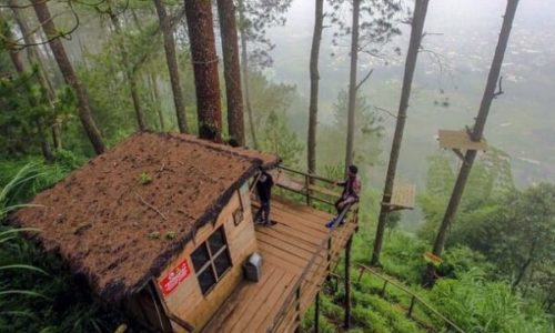 Wash Your Eyes At Batu Tourism Malang